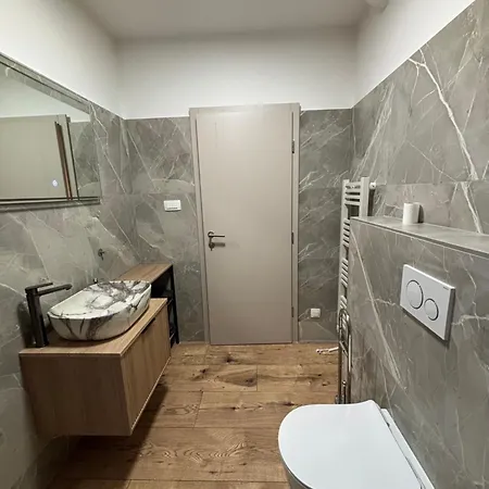 Luxury With Parking Apartamento Poreč