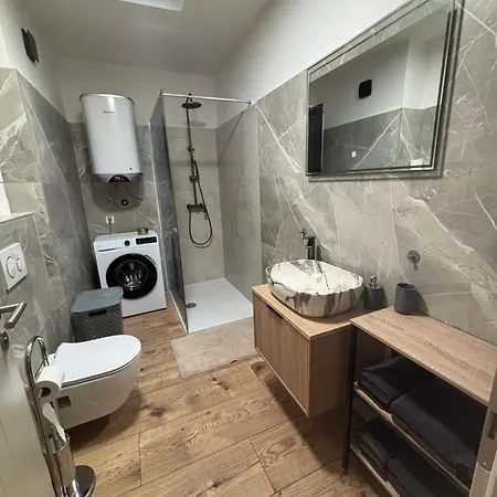 Luxury With Parking Apartman Porec