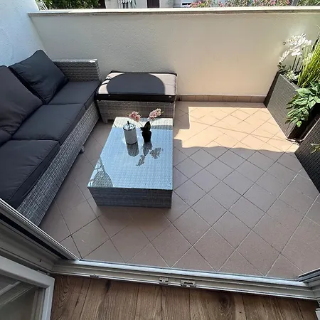 Luxury With Parking Apartman *
